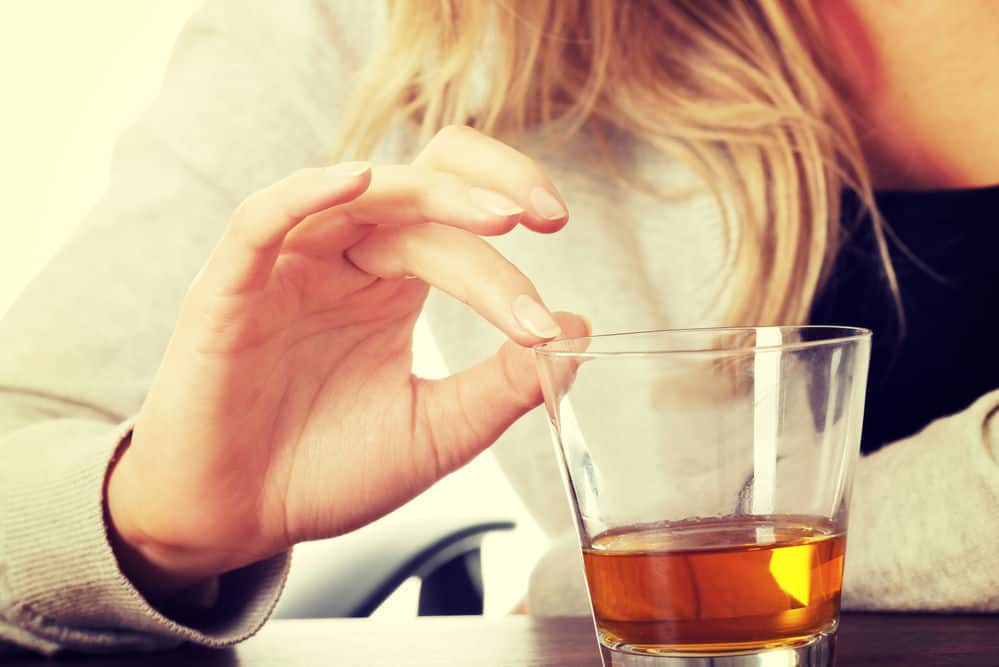 8 Signs of Alcohol Abuse in Women